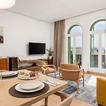 Ola Luxury Apartament *