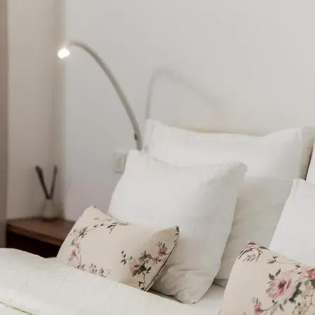 Ola Luxury Apartman Abbázia