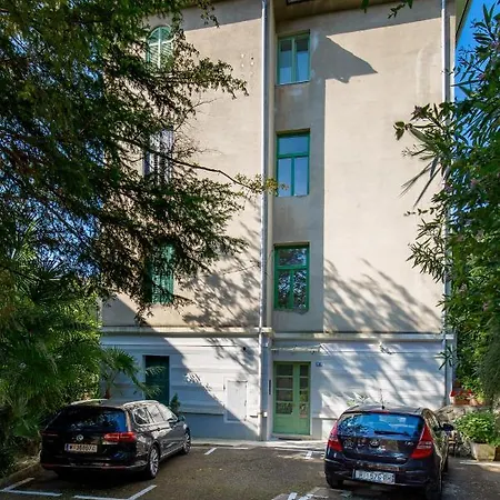Ola Luxury Apartman *